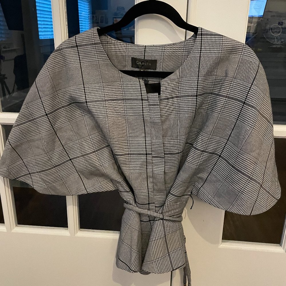 NWT Gracia capelet peplum tie waist plaid size M